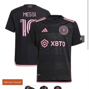 Small youth Lionel Messi jersey